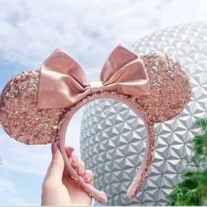 (SOLD) DISNEY Minnie Mouse Headband Rose Gold